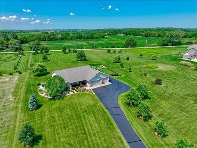 /international/us/1532-96th-street-new-richmond-wi-110100627400/