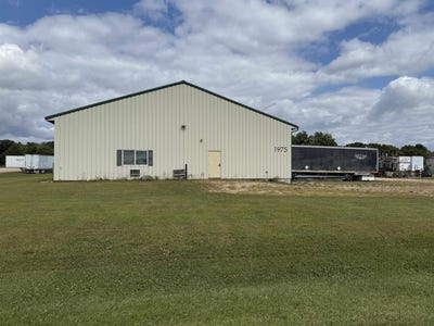 /international/us/1975-spindt-drive-waupaca-wi-110102278304/