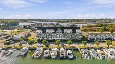 /international/us/917-w-savidge-street-spring-lake-mi-110120499570/