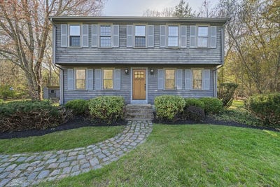 /international/us/110-country-rd-hanover-ma-110107819194/