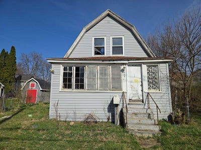 /international/us/707-s-eaton-street-albion-mi-110107255642/