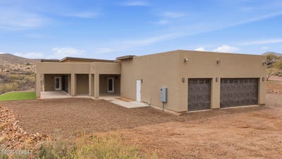 /international/us/18565-s-sonoita-highway-vail-az-110105959235/