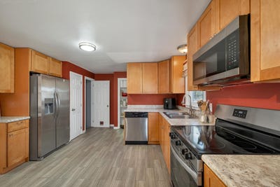 /international/us/52-boulder-drive-londonderry-nh-110107731109/