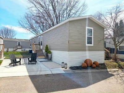 /international/us/24-wood-dr-mankato-mn-110107302993/