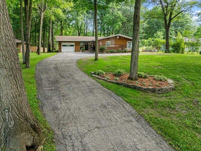 /international/us/1953-birch-terrace-west-bend-wi-110100893988/