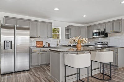 /international/us/105-willow-drive-flatonia-tx-110120082598/