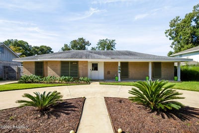 /international/us/404-chateau-place-lafayette-la-110120058323/