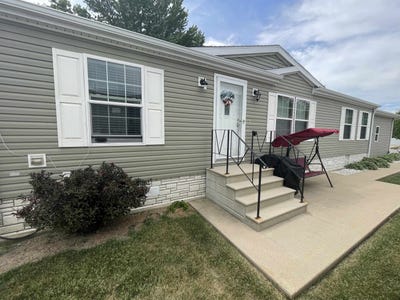 /international/us/207-fox-lane-belvidere-il-110108443426/