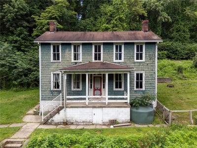 /international/us/911-whitten-hollow-rd-new-kensington-pa-110109186202/