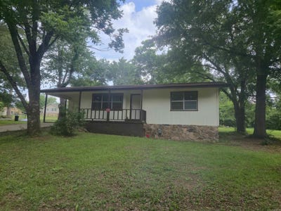 /international/us/1214-w-maple-street-heber-springs-ar-110108355515/