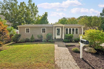 /international/us/650-douglas-street-extension-manchester-nh-110110367583/