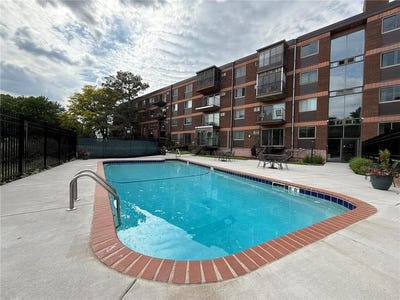 /international/us/334-cherokee-avenue-saint-paul-mn-110099201037/