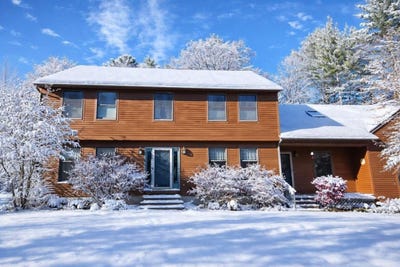 /international/us/63-griffin-avenue-hampden-me-110105237921/