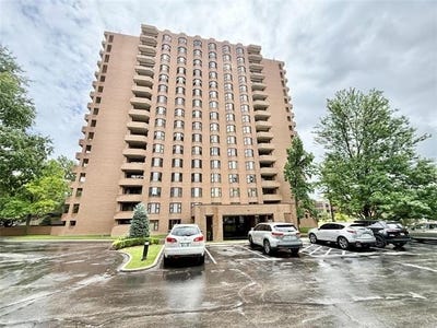 /international/us/2121-s-yorktown-avenue-tulsa-ok-110108379648/