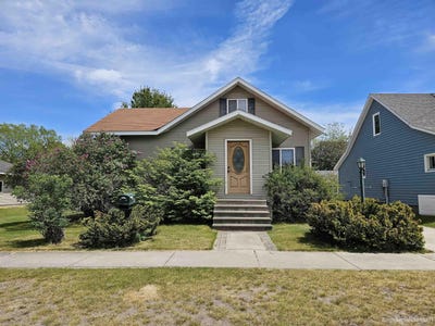 /international/us/124-n-first-street-manistique-mi-110108541038/