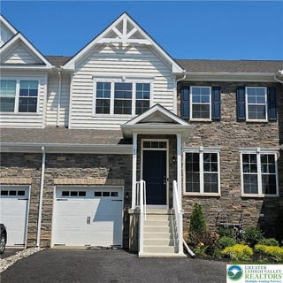 /international/us/629-fountain-view-circle-upper-macungie-twp-pa-110094459587/