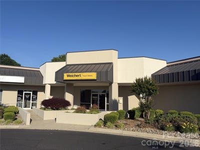 /international/us/1144-lenoir-rhyne-boulevard-se-hickory-nc-110107985613/