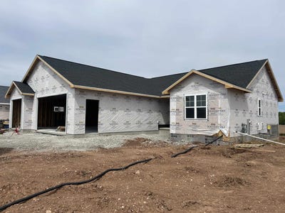 /international/us/8334-marlo-avenue-neenah-wi-110108228663/