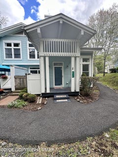 /international/us/216-abbington-drive-east-stroudsburg-pa-110107780939/