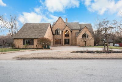 /international/us/1320-w-northwood-street-bolivar-mo-110107984783/