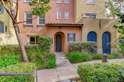 /international/us/2591-escala-circle-san-diego-ca-110107335045/
