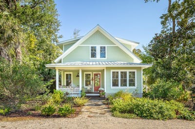 /international/us/123-8th-st-apalachicola-fl-110120636579/