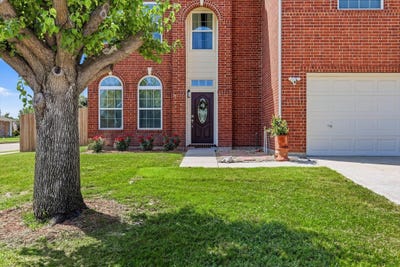 /international/us/8012-clear-river-lane-denton-tx-110109218304/