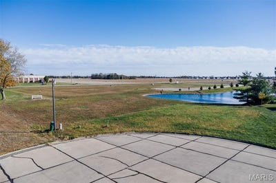 /international/us/55-jasons-pointe-highland-il-110103519801/