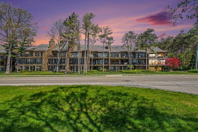 /international/us/1745-ottawa-beach-road-holland-mi-110107804668/