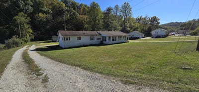 /international/us/8451-mccomas-rd-salt-rock-wv-110107348828/