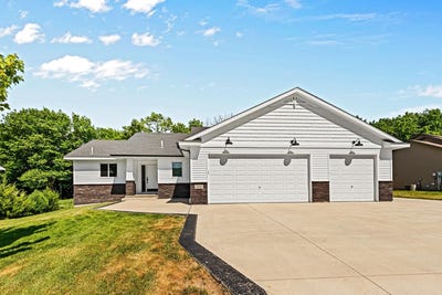 /international/us/604-nelson-lane-center-city-mn-110108751981/