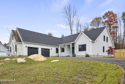 /international/us/6-thrushwood-ln-great-barrington-ma-110103267528/