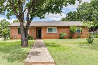 /international/us/1200-desiree-lane-hurst-tx-110101482017/