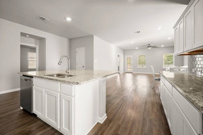 /international/us/12721-fowler-drive-denham-springs-la-110108359409/