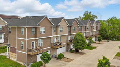 /international/us/330-clark-dr-coralville-ia-110100055200/