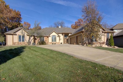 /international/us/6819-woodstock-court-shawnee-ks-110106327805/