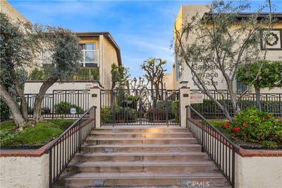 /international/us/5255-coldwater-canyon-sherman-oaks-ca-110109055078/