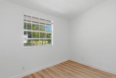 /international/us/8207-fairway-road-sunrise-fl-110108260325/
