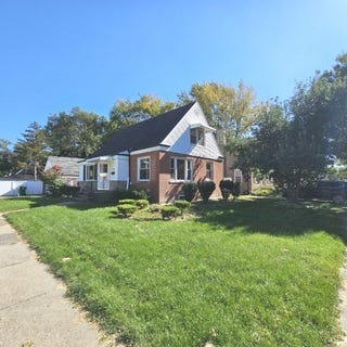 /international/us/1501-manchester-avenue-westchester-il-110120454032/
