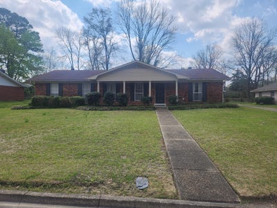 /international/us/1011-coolidge-st-tupelo-ms-110120041366/