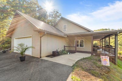 /international/us/180-younce-creek-rd-franklin-nc-110120667629/