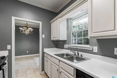 /international/us/231-cambrian-ridge-trail-pelham-al-110108378920/