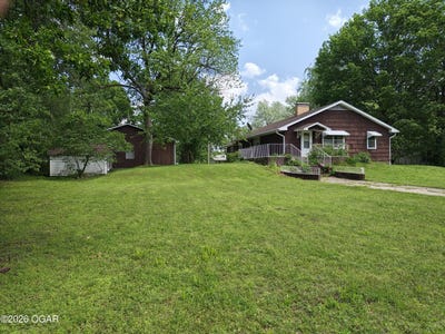 /international/us/1606-college-street-lamar-mo-110107694715/