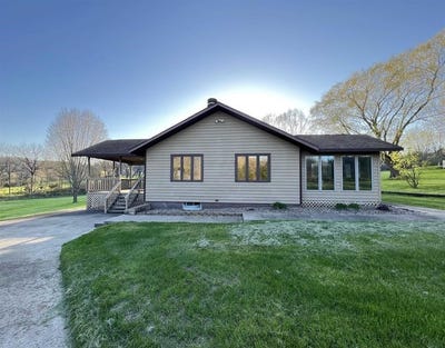 /international/us/71-sugarcreek-trail-galena-il-110106769770/