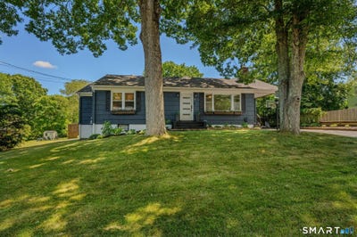 /international/us/9-hilltop-terrace-waterford-ct-110108902205/