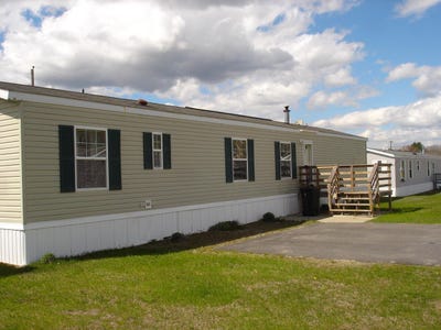 /international/us/15-ofarrell-street-topsham-me-110107953182/