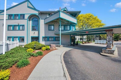 /international/us/10-kellogg-road-essex-vt-110108491093/