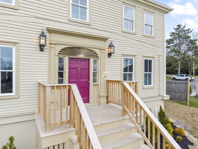 /international/us/978-wiscasset-road-boothbay-me-110107750154/