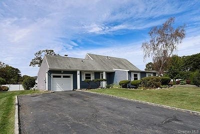 /international/us/36-torrey-pine-lane-medford-ny-110102355211/