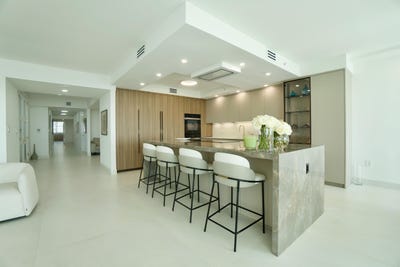 /international/us/20201-e-country-club-drive-aventura-fl-110100947211/